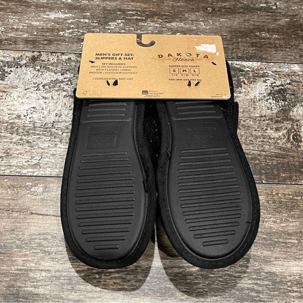Mens 2 Piece Gift Set Slippers Hat‎ Cozy Holiday Christmas Gift Black Red NWT - Picture 6 of 8